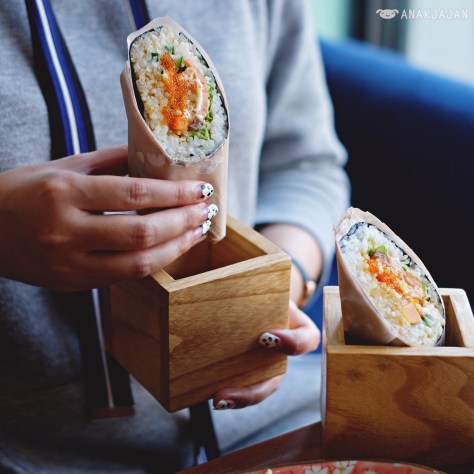 Salmon Mentai Aburi Roll Regular