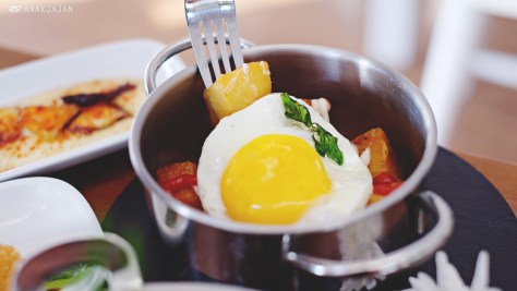 Hot Potato with Egg IDR 40k