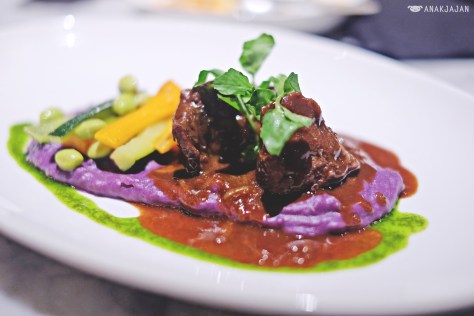 Beef Cheek Braised in Red Wine IDR 149k