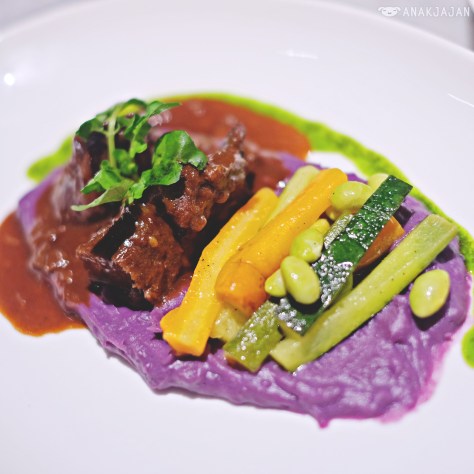 Beef Cheek Braised in Red Wine IDR 149k