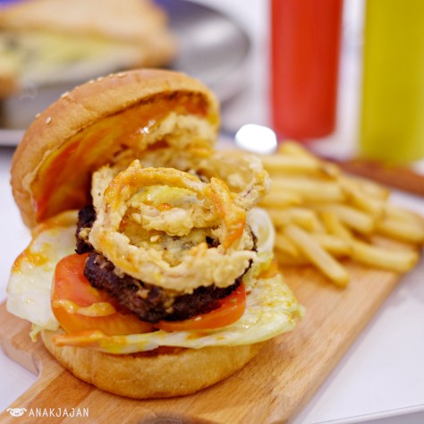 Beef Burger IDR 68.9k