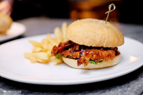 Southern Chicken Burger IDR 238k