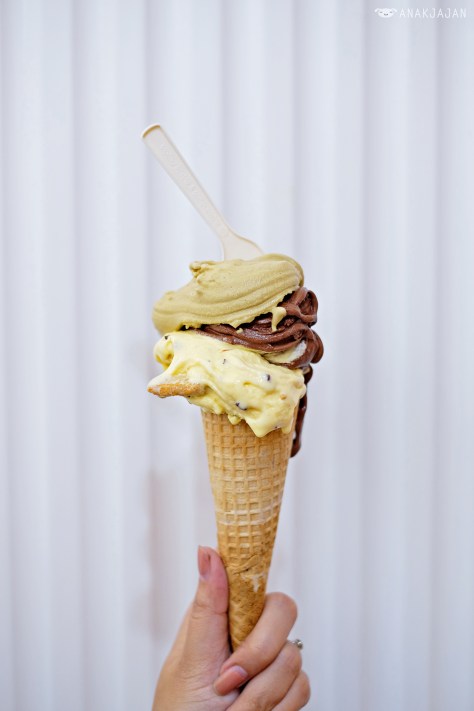 IDR 60 Medium 3 flavors (Pistachio + Dark Chocolate + Crema di Grom)