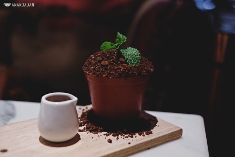Potted Carrot Cake with Chocolate Soil IDR 75k