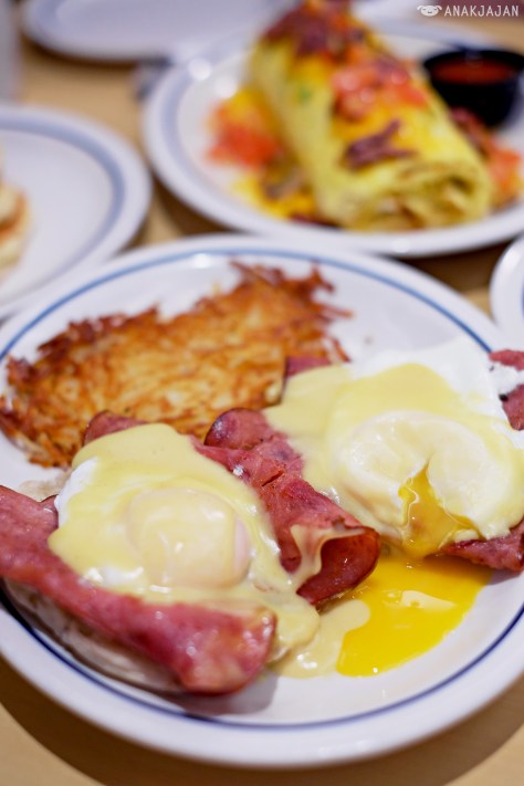 Eggs Benedict AED 49