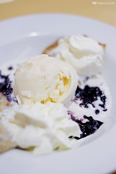 Blueberry Fruit Crepe AED 28