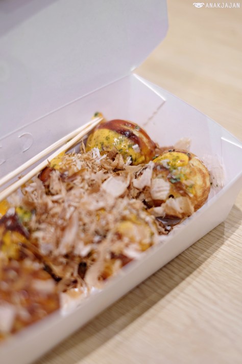 Takoyaki Japanese Sauce and Spicy Mayonnaise IDR 29k (6 pcs)