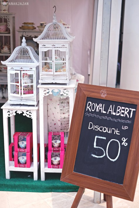 Royal Albert's booth