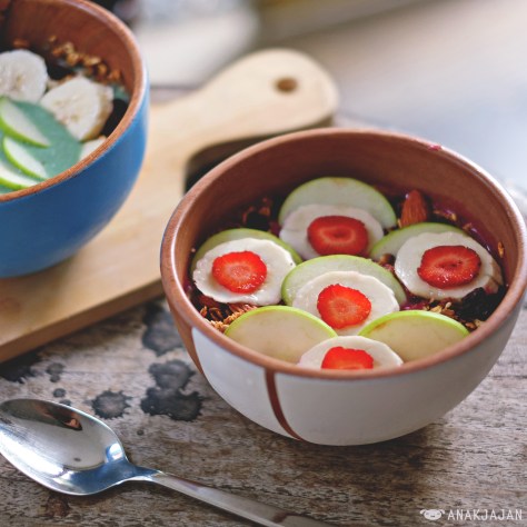 Coconut Bowl IDR 50k + Granola IDR 15k