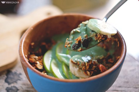 Green Bowl IDR 60k + Granola IDR 15k