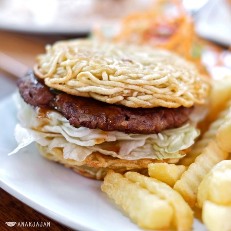 Ramen Burger with Fries IDR 38k