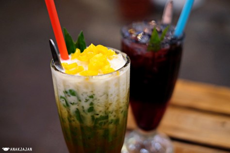 Es Cendol IDR 15k // Es Cincau Hitam IDR 15k