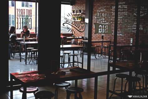 cempaka putih outlet