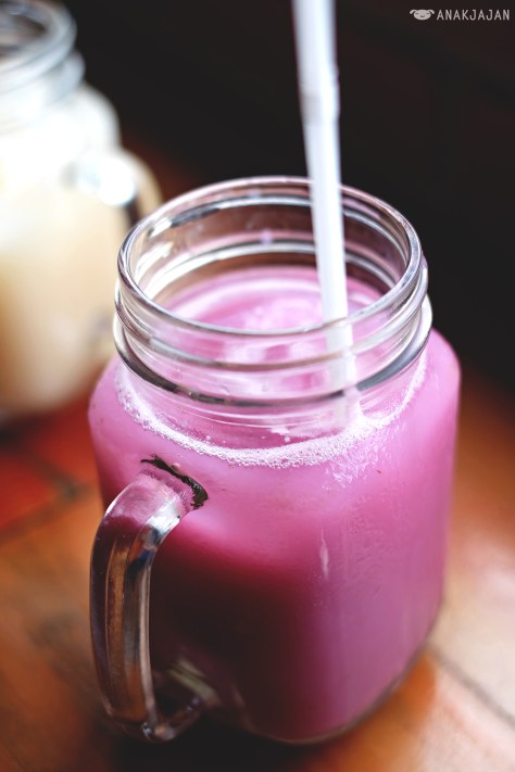 Ice Anggur Upnormal IDR 13.5k with refreshing yakult flavor