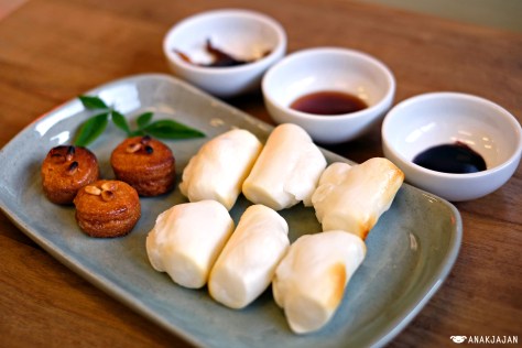 Roasted Rice Cake & Fried Honey Cake KRW 7.000