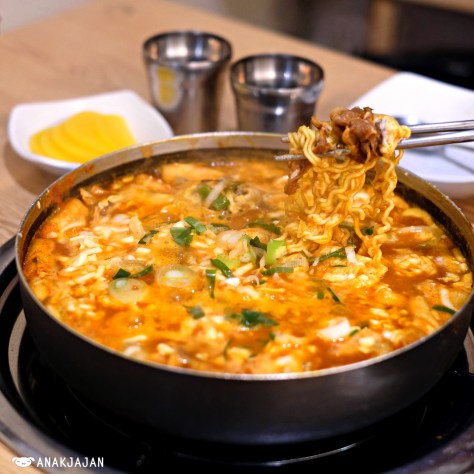 Cheese Tteokbokki KRW 4.500, Bulgogi Tteokbokki KRW 4.500, Ramyeon KRW 1.000, Dumpling KRW 1.000, Fried Rice KRW 2.000