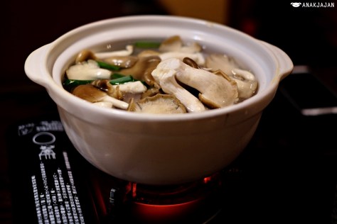 mushroom hotpot