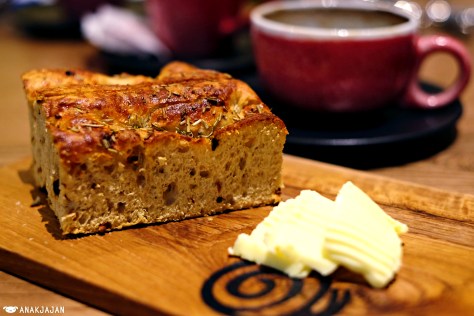 soft fluffy warm complimentary bread