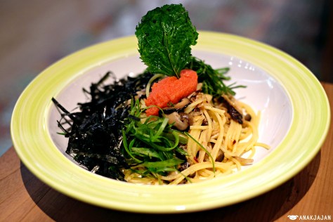 Spaghettini in Garlic Oil with Spicy Cod Roe and Japanese Mushrooms IDR 168k