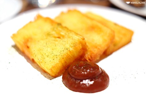 Crispy Potato Cake with Fifteen Chili Ketchup GBP 4
