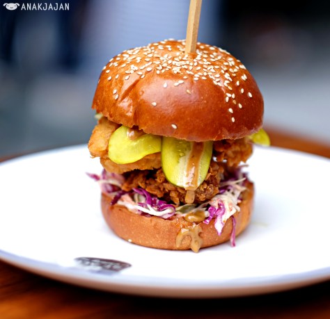 ST ALi Chicken Burger IDR 135k