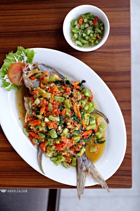 Ikan Bawal Bintang Goreng Dabu-Dabu IDR 34k/ ounce