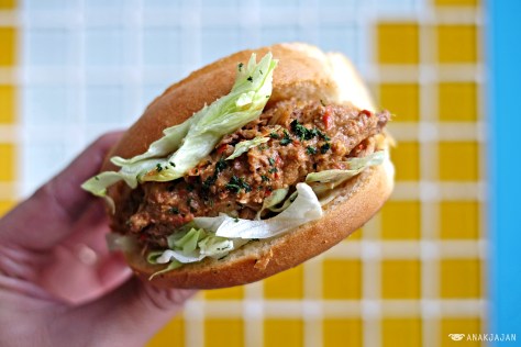 Pork Rendang Bread Rolls IDR 34k