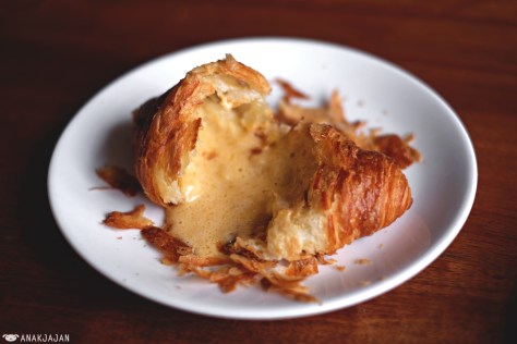 Salted Egg Yolk Croissant IDR 35k