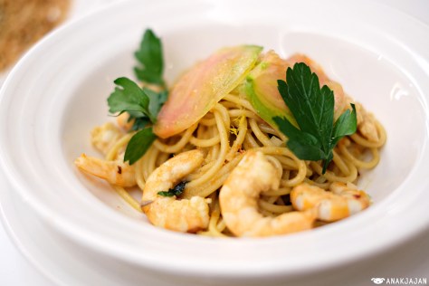 Fresh Shrimp Spaghetti with Lobster Oil IDR 125k