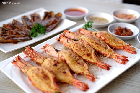 Udang Pancet Jumbo Bakar Keju ( Grilled Jumbo Tiger Prawns with Cheese)
