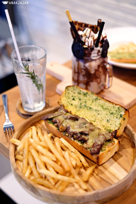 Philly Cheese Steak IDR 95k
