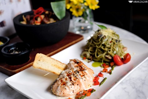 Choice of Pasta (Pesto) + Salmon Grill IDR 112.5k