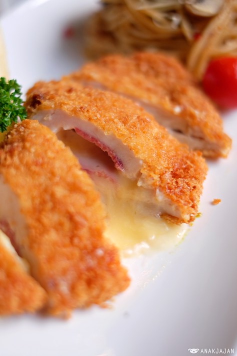 Choice of Pasta (Aglio Olio) + Cordon Bleu IDR 62.5k