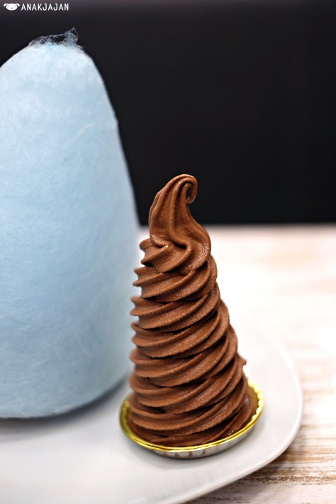 Toast Sweet Taro IDR 15k + Cotton Candy IDR 4k + Soft Ice Cream IDR 16.5k