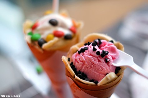 Ice Cream Crepes (2 Toppings) IDR 15.454