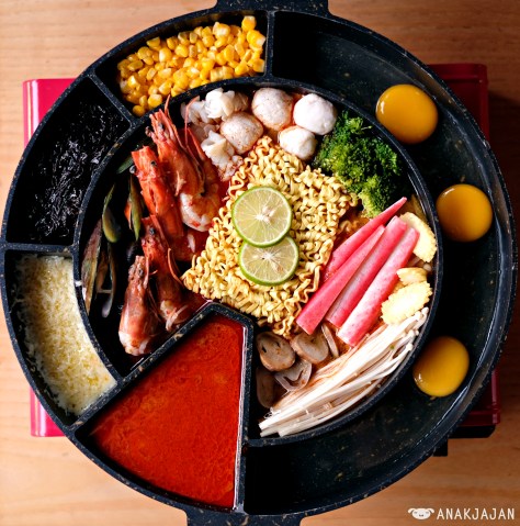 Tom Yum UFO Seafood IDR 179k