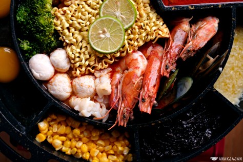 Tom Yum UFO Seafood IDR 179k