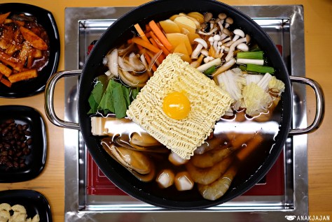 Seafood Jjigae with Kimchi Broth IDR 114k (pot) + Egg + Ramyun