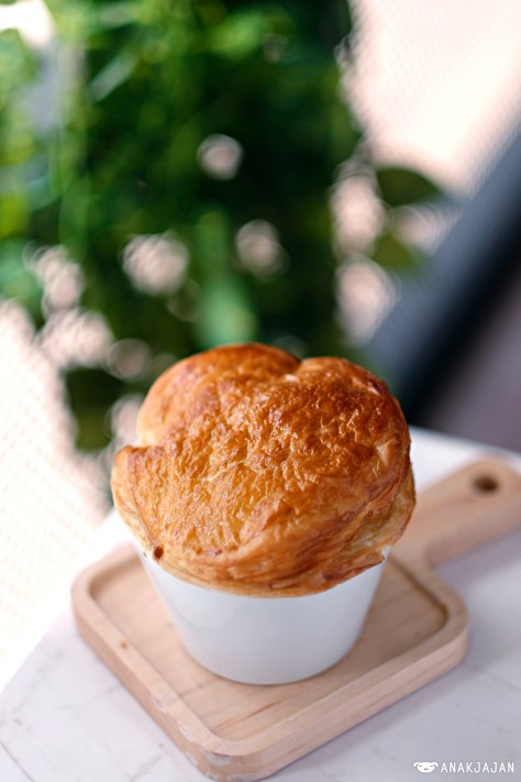 Oxtail Wellington IDR 98k