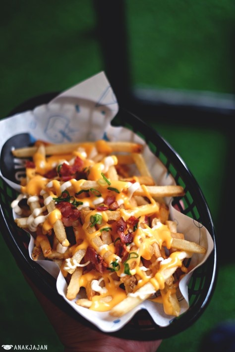 Cheezy Fries IDR 35k