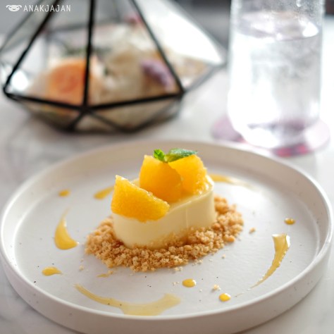 Yuzu Cremeux with Almond Sable IDR 55k