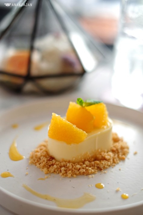 Yuzu Cremeux with Almond Sable IDR 55k