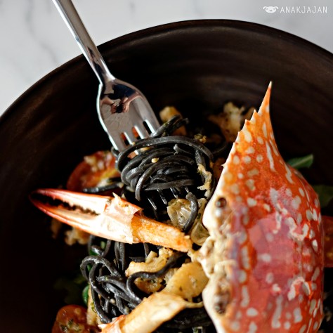 Black Ink Pasta Blue Swimmer Crab IDR 150k