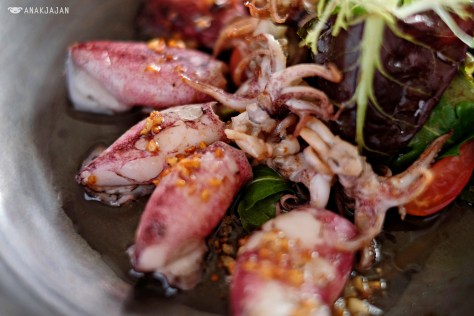 Pan Fried Garlic Baby Squid Salad IDR 55k