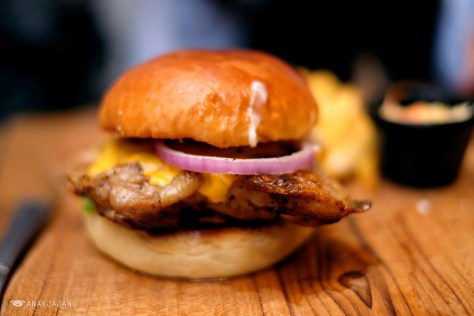 Grilled Chicken Burger with Cheese & Black Pepper Sauce IDR 55k