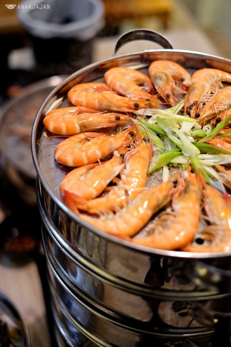 Steamed Live Prawns