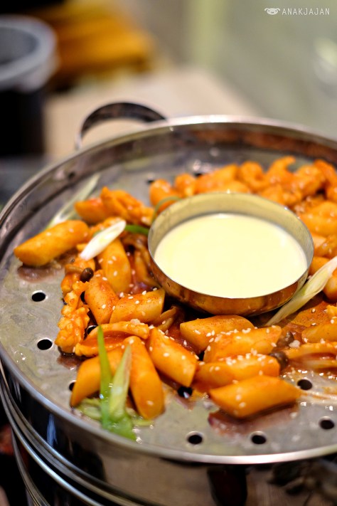 seafood Tteokbokki with Cheese Fondue
