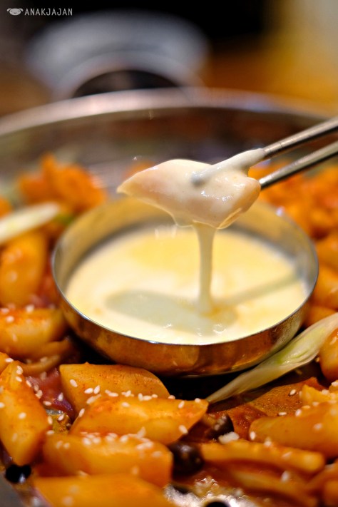 seafood Tteokbokki with Cheese Fondue