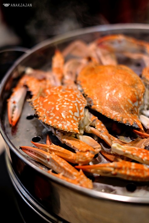 Steamed Live Crabs