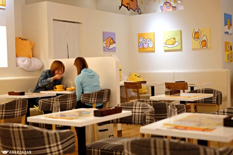 gudetama cafe